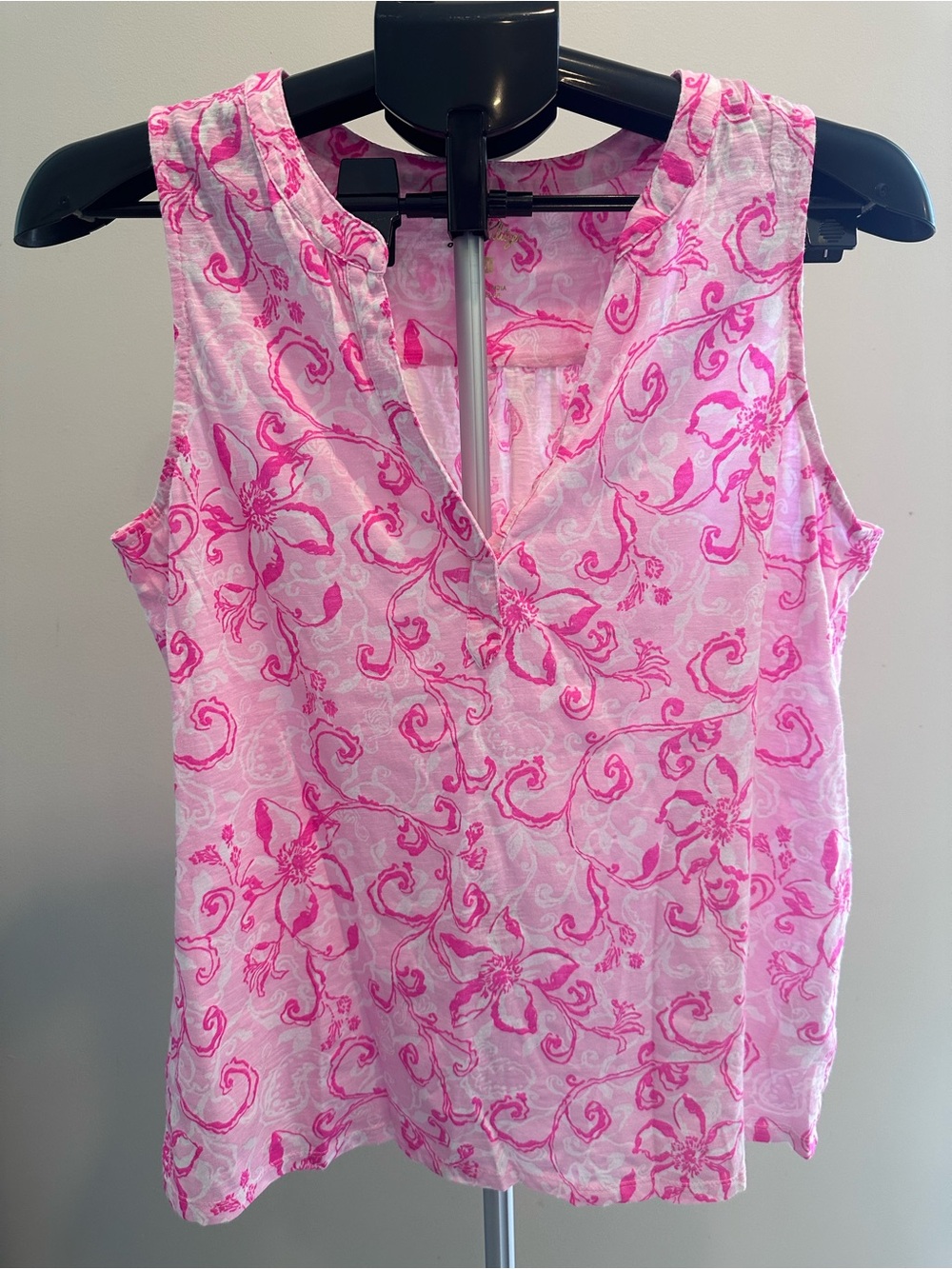 Lilly Pulitzer Pink Floral V-Neck Sleeveless Top